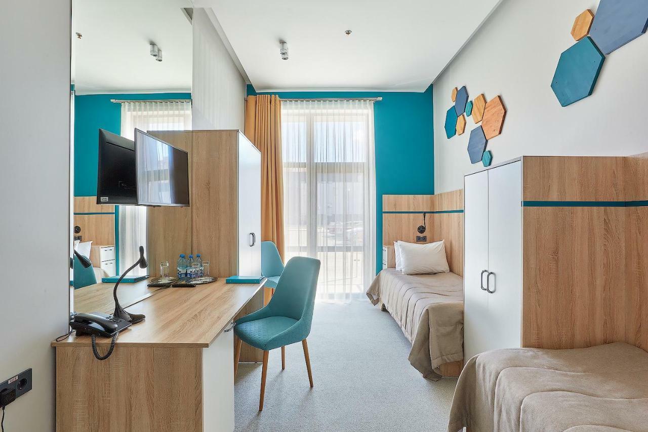 Aqua-Minsk Hotel Plus Esterno foto